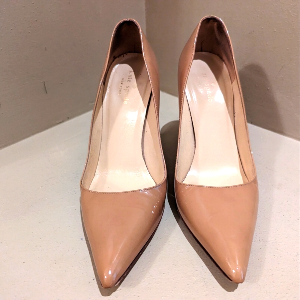 Kate Spade Tan Patent leather pumps
